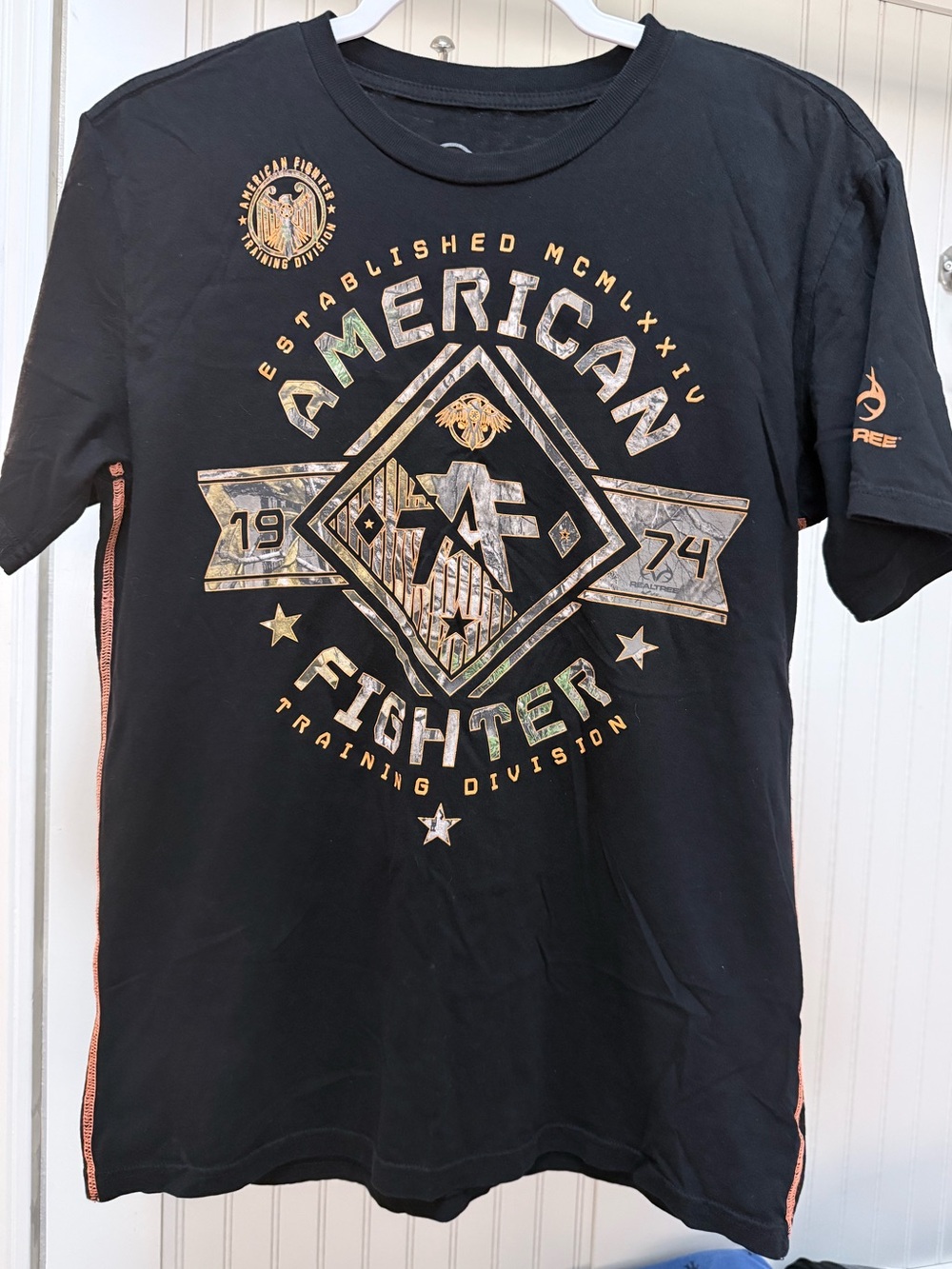 American Fighter x Realtree Boys Youth L Buckle Black Camo Graphic Tee (#320)